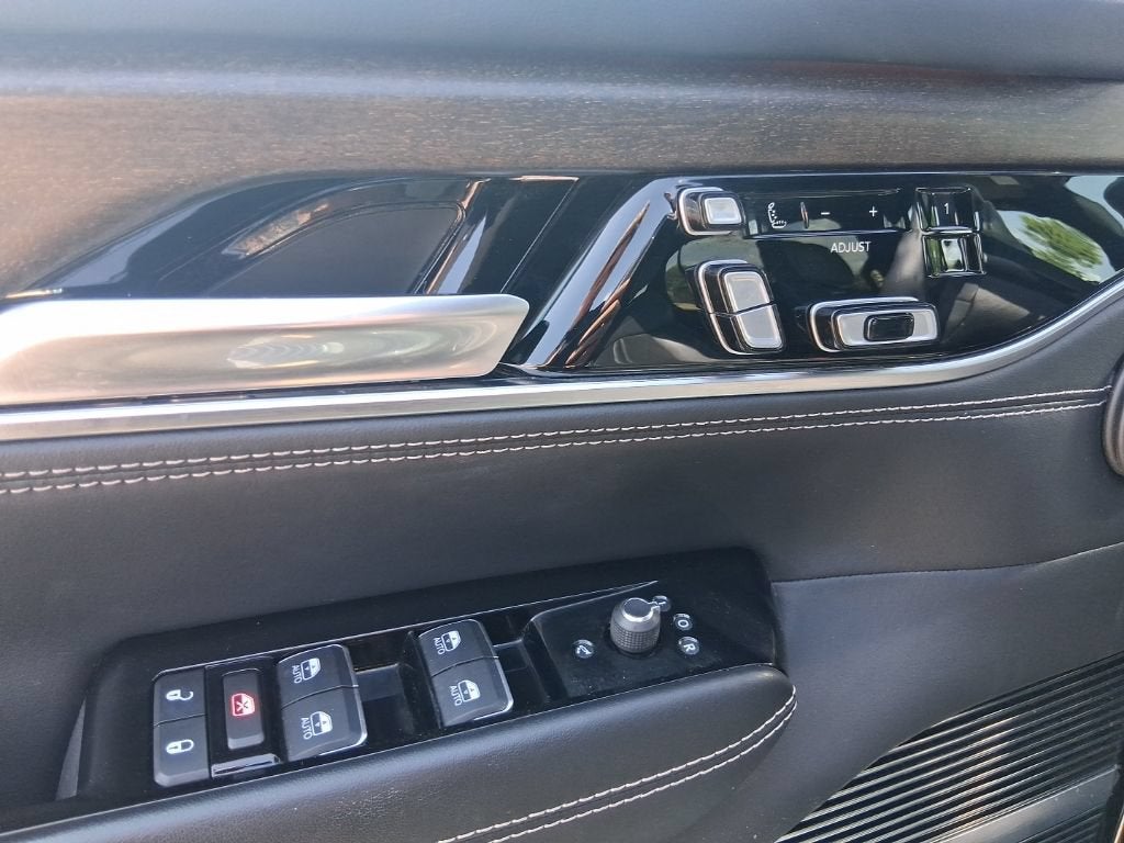 2023 Jeep Grand Wagoneer Series II