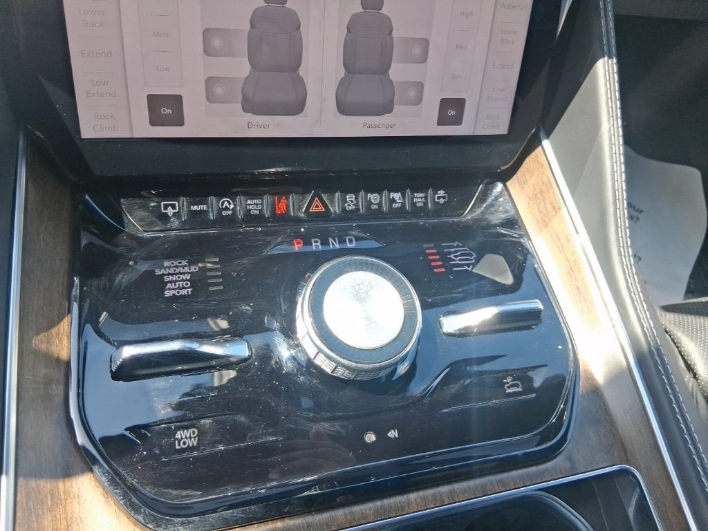 2023 Jeep Grand Wagoneer Series II